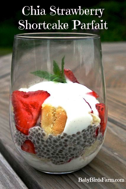 strawberry shortcake chia pudding parfait